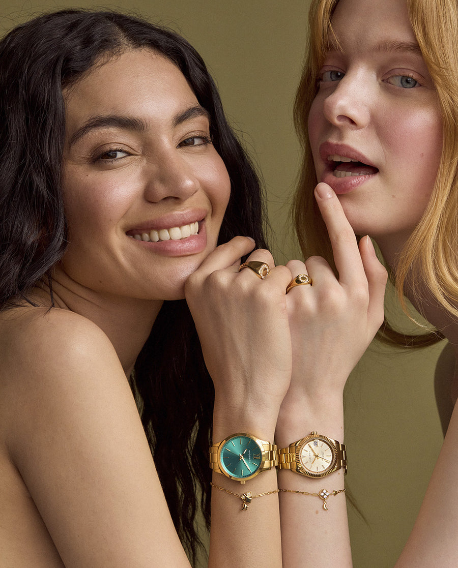 Reloj de mujer Chic con caja y brazalete de acero Ip dorada