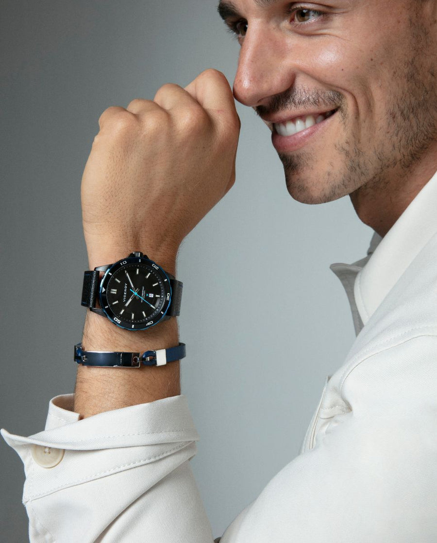 Steel Bracelet With Plaque Blue Leather: Length 2